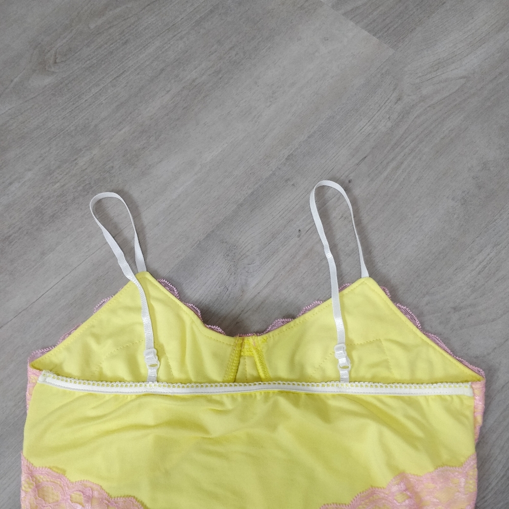 Yellow with pink lace detail bodycon mini dress - Picture 10 of 15